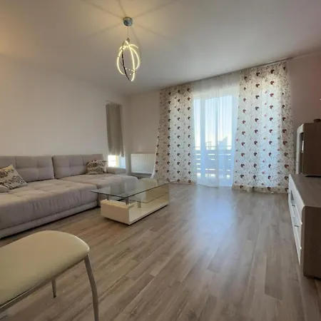 Appartement 3 *